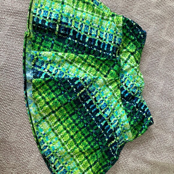 Boulder Women's Athletic Sparkle Skirt -- Green Print. Size Large. Great cond! - Picture 2 of 3